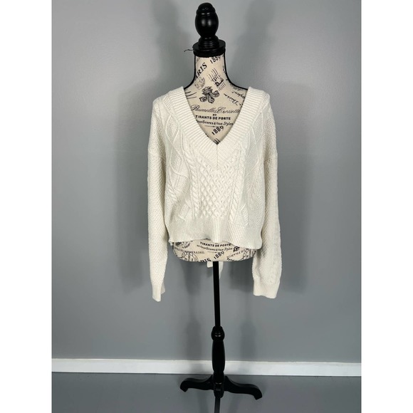 J.O.A chunky knit white cropped sweater with open back tie bow - Picture 3 of 12